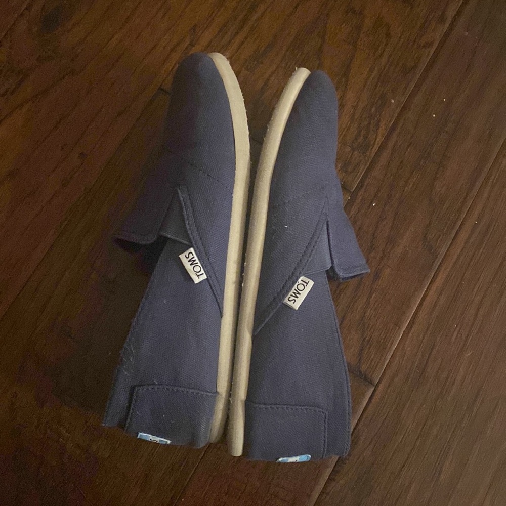 Toms - Picture 4 of 6
